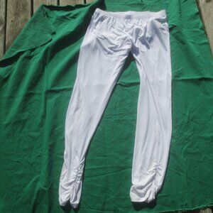 Brand New NWT White Leggings - Size Large.